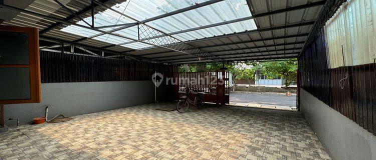 Rumah 2 Lt Pinggir Jalan Ramai Taman Ratu, Kedoya, Jakarta Barat 1