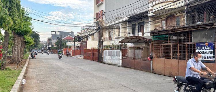 Rumah Bisa Usaha Pinggir Jalan Besar Taman Cosmos Dekat Taman Ratu Jakarta Barat 1