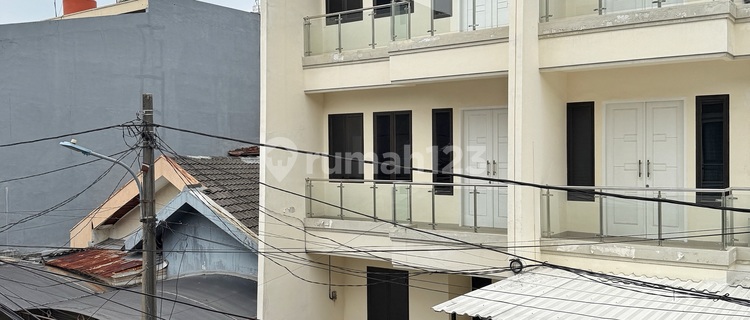 Rumah Furnish Interior Bagus Modern Taman Ratu Jakarta Barat 1