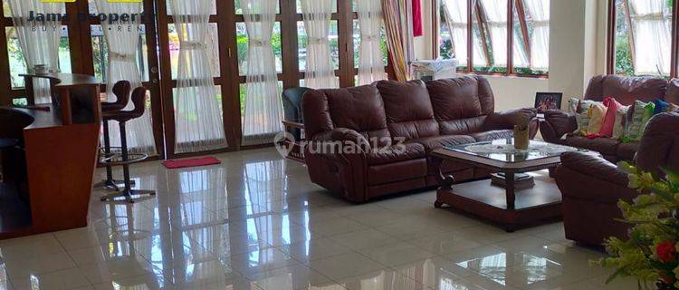 Dijual Villa 4 BR View Langsung Danau Bagus, Kota Bunga Cipanas 1