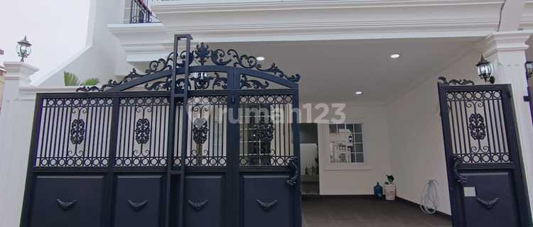 Rumah American Modern Classic di Joglo Jakarta Barat 1