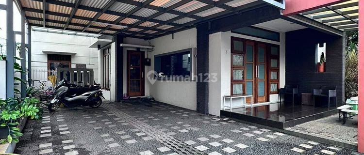 Rumah mewah cantik dalam komplek jakarta barat strategis  1