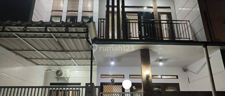 Disewakan Rumah Rapih 2 Lantai di Prima Harapan Regency 1