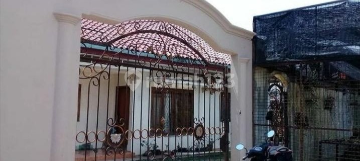 Dijual Rumah Luas Cocok untuk Kos Kosan di KP Selang Nangka Cibitung 1