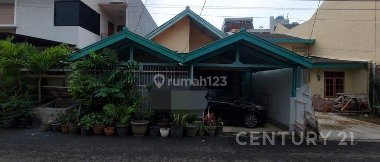 Rumah Lama Dalam Komplek Di Rawamangun 1