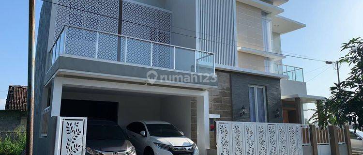 LUX HOUSE 2 LANTAI DI PURWOMARTANI SLEMAN DEKAT PAMELA 7 1