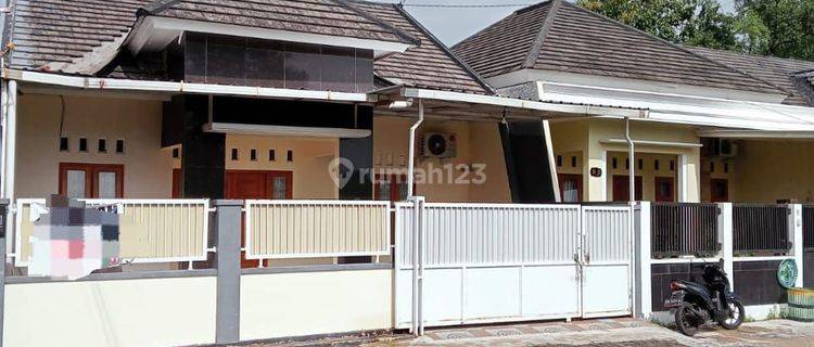 RUMAH MODERN MINIMALIS DI MAGUWOHARJO SLEMAN DEKAT PAMELA 7 1