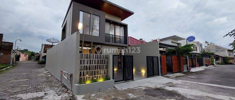 RUMAH CANTIK FULL FURNISH DI DEPOK MAGUWOHARJO SLEMAN DEKAT UPN 1