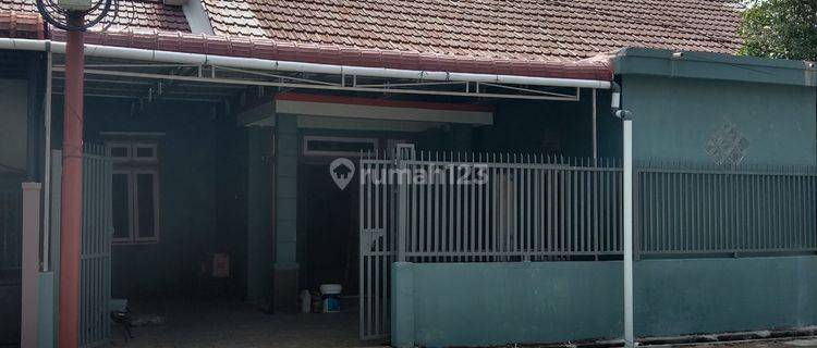 Rumah Jalan sungai raya dalam kompleks Taman Anggrek Pontianak  1