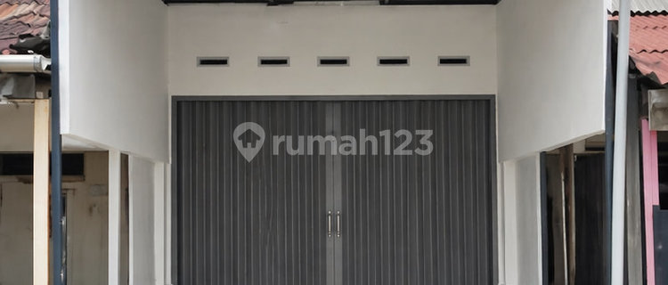 Ready-to-Use Shophouse Suitable for Various Businesses, Busy Area of Pontianak City 1