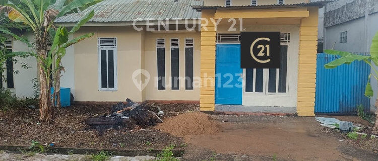 Strategic House Near City Center and Spacious Yard 1