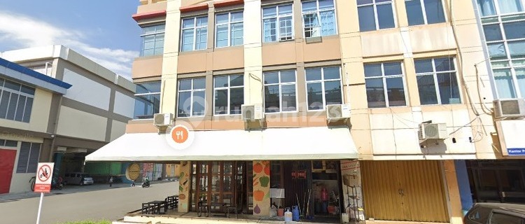 Ready-to-Use Shop House in Megamall Pontianak Complex 1