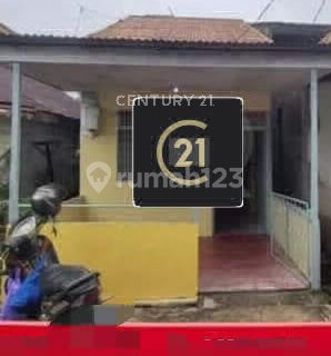 Affordable and Festive House Near Pontianak City Center 1