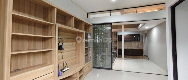 Rumah Summarecon Sudah Renov Furnished Murah 1