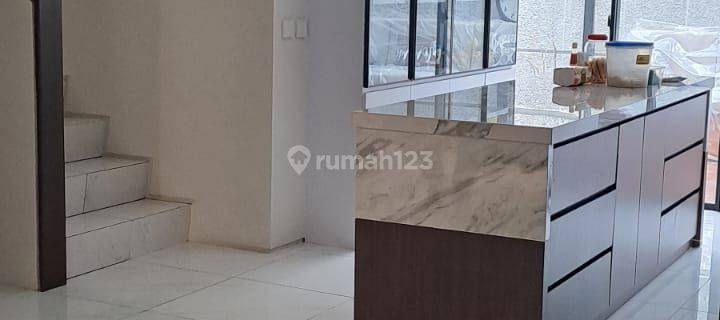 Rumah 2 Lantai di Kota Baru Parahyangan Tarubhawana Furnished 1