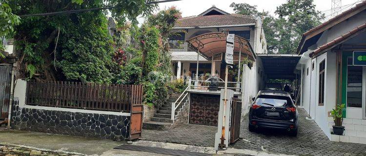 Rumah Terawat 2 Lantai Strategis Untuk Usaha Sayap Pasteur 1