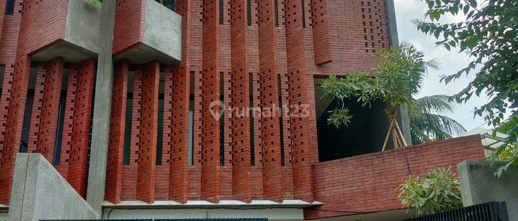 Di Sewakan Rumah Baru Di Kebayoran Baru Semi Furnished 1