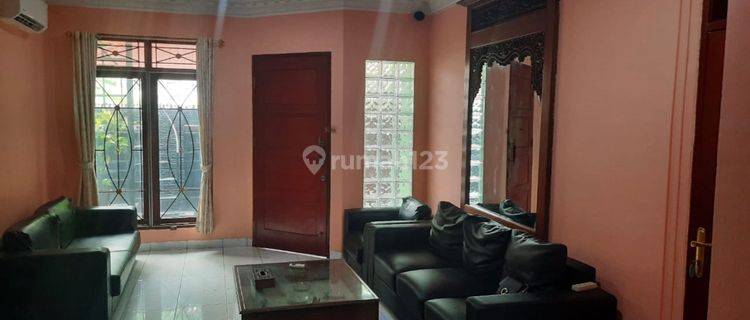 Rumah Minimalis 2 Lantai Furnished Di Tebet 1