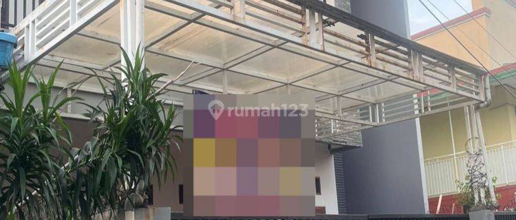 Rumah Minimalis 2 Lantai Semi Furnished Bisa Untuk Kantor Lokasi Tenang Dan Strategis 1