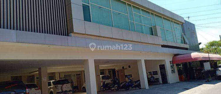 Kost Eksklusif  2 lantai di Dekat kampus UMS 1