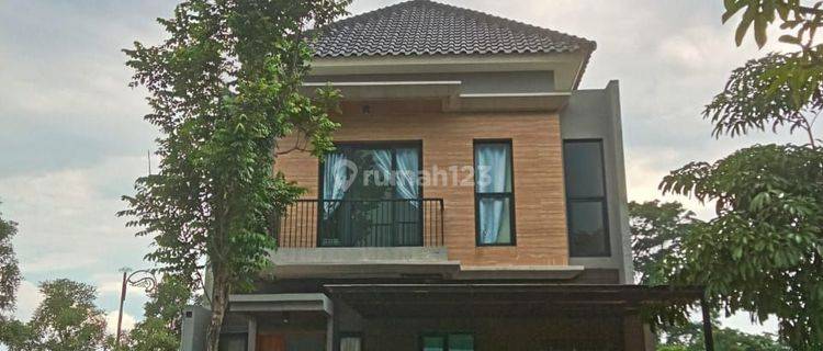 Rumah Bagus 2 lantai di Cluster elite syailendra, colomadu 1