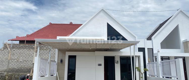 SCANDINAVIAN✅✨ Rumah Cantik Minimalis Utara Candi Prambanan Cocok Untuk Hunian Masa Depan 1