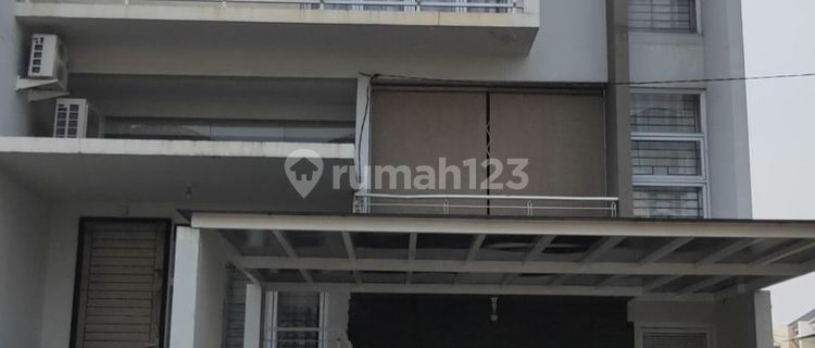 Di Jual Rumah Bagus Rapi Furnish Di West Wood Duta Garden 1