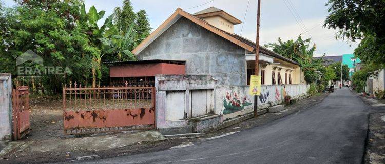 Rumah kos dekat pasar di Solo baru sukoharjo  1