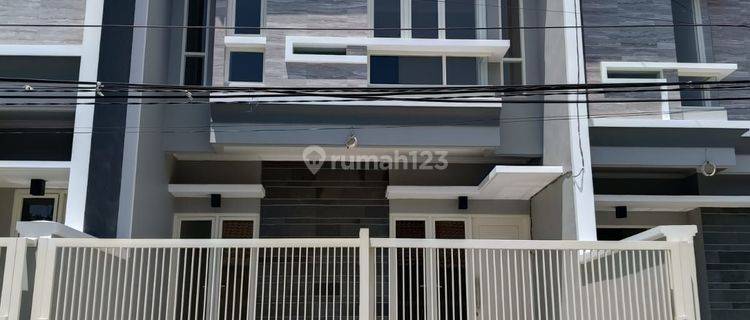 Rumah 2 Lantai Baru Di Jemursari Timur. Shm. Murah Nego 1