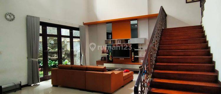 Rumah NYAMAN Dijual Furnish 2 Lantai di Batununggal Bandung 1