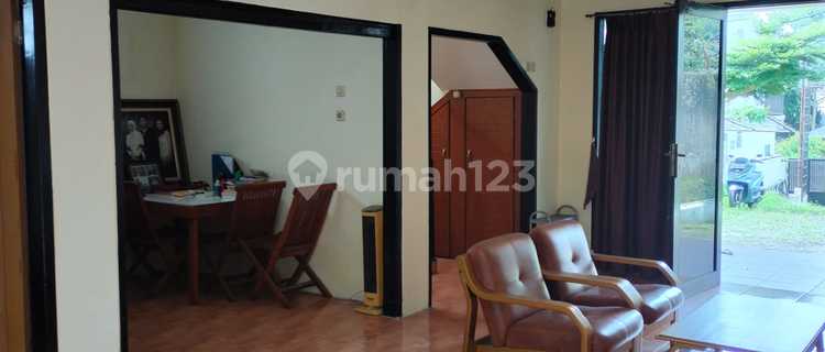 Rumah Villa Dijual Bagus 2 Lantai di Mainroad Trs Sersan Bajuri 52 1