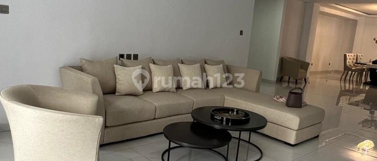 Rumah Villa Dijual Ada Kolam Renang di Area Setiabudi Regency 23 1