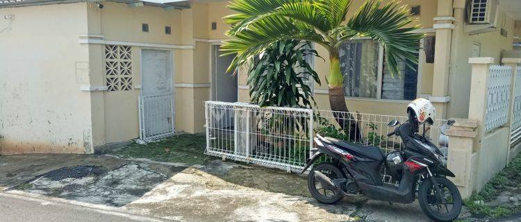 Sewa rumah kuno 1 lantai terawat baik di genuk perbalan candisari 1