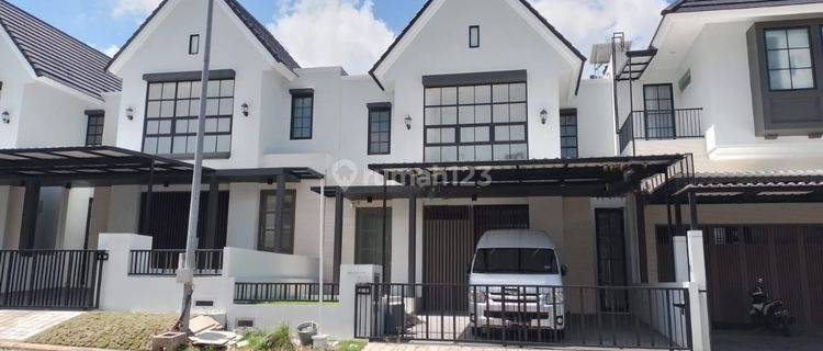 Disewakan rumah cantik modern 2 lantai collete Citragrand  1