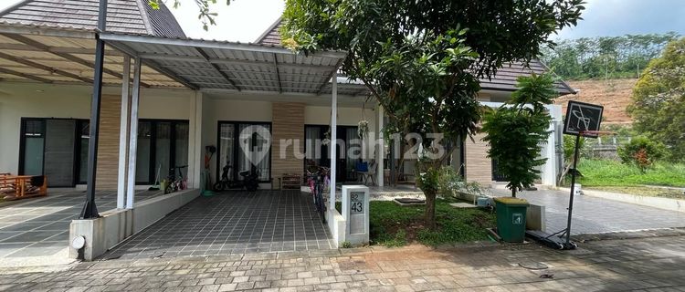 Dijual rumah tampilan mewah harga murah Amaya Ungaran 1