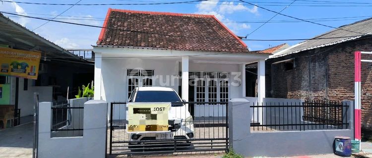 Good Boarding House Near Campus Ready to Live In Furnished Klipang Tembalang 1