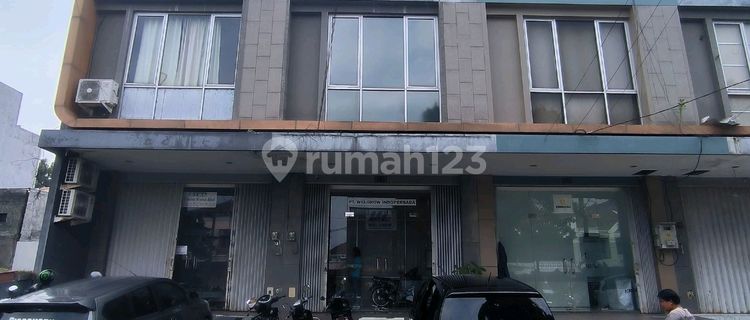 Strategic Shop House Ready for Occupancy, Puri Anjasmoro Raya Street, Semarang 1