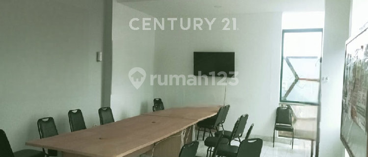 Downtown Semarang Shop House, Spacious Parking. 24-Hour Security 1