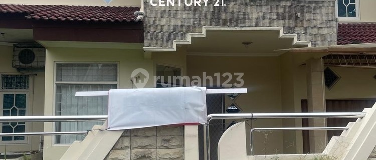 Two-Story House in Banyumanik Area, Semarang 1