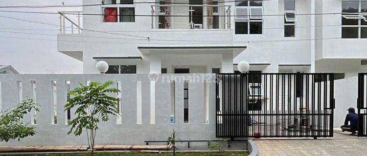Dijual Rumah Baru Mewah Posisi Hook Di Megapolitan Cinere Depok 1