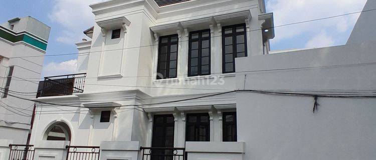 Rumah Hoek Brand New ada Kolam Renang di Bintaro jaya sektor 9 1