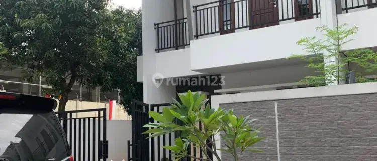 Disewakan Rumah 2 Lantai di Puri Madani Residence, Pondok Cabe
 1