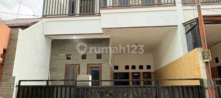 Disewakan Rumah 2 Lantai di Pondok Bambu Jakarta Timur 1