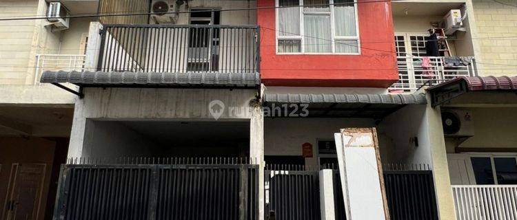 Dijual Rumah Komplek Murah  Full Furnish Ringroad 1