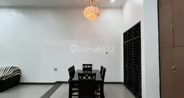 Rumah 3 Lantai Semi Furnished Shm, Dekat Usu Setiabudi, Medan Selayang 1