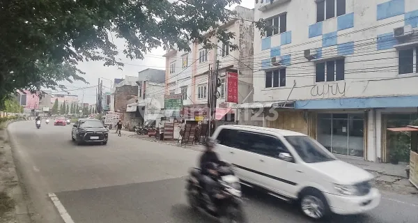Strategic Katamso Titi/Kuning Street-side Shop House for Rent 1