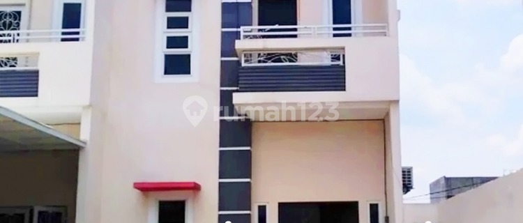 Disewakan Rumah 2 Lantai Murah di Daerah Setiabudi 1