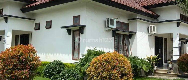 Rumah mewah 2 lantai dalam komplek elite 1