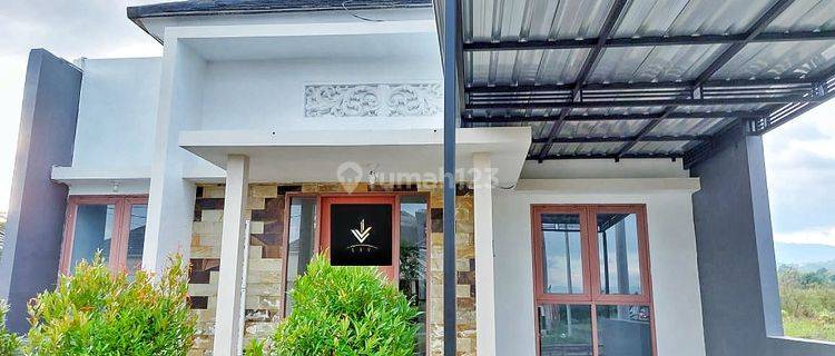RUMAH MODERN NYAMAN HUNI DI KOTA JEMBER (LIV) 1