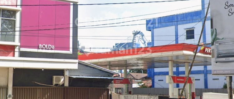 For Rent 3-Story Shop House + Hasanuddin Street, Next to Gas Station 1